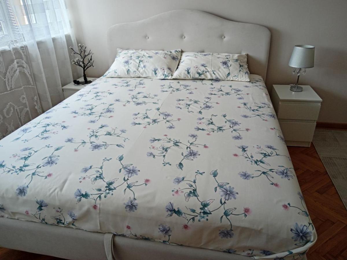 Red Square Apartment Pirot Kültér fotó