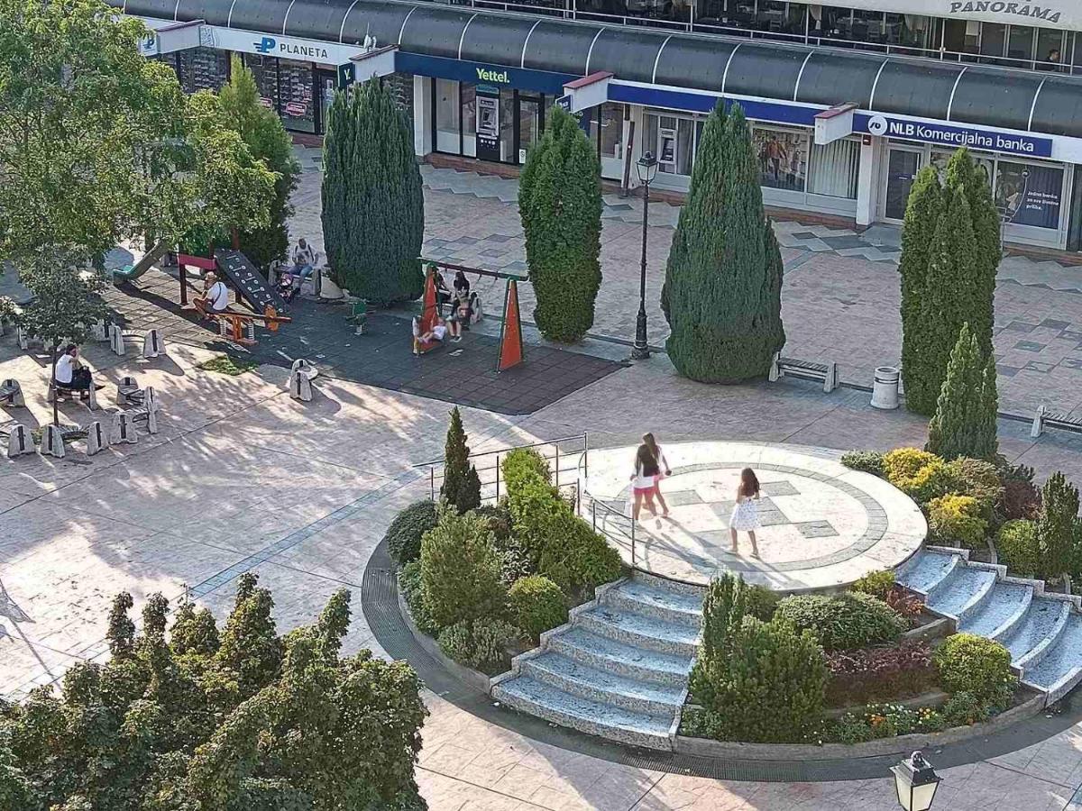 Red Square Apartment Pirot Kültér fotó