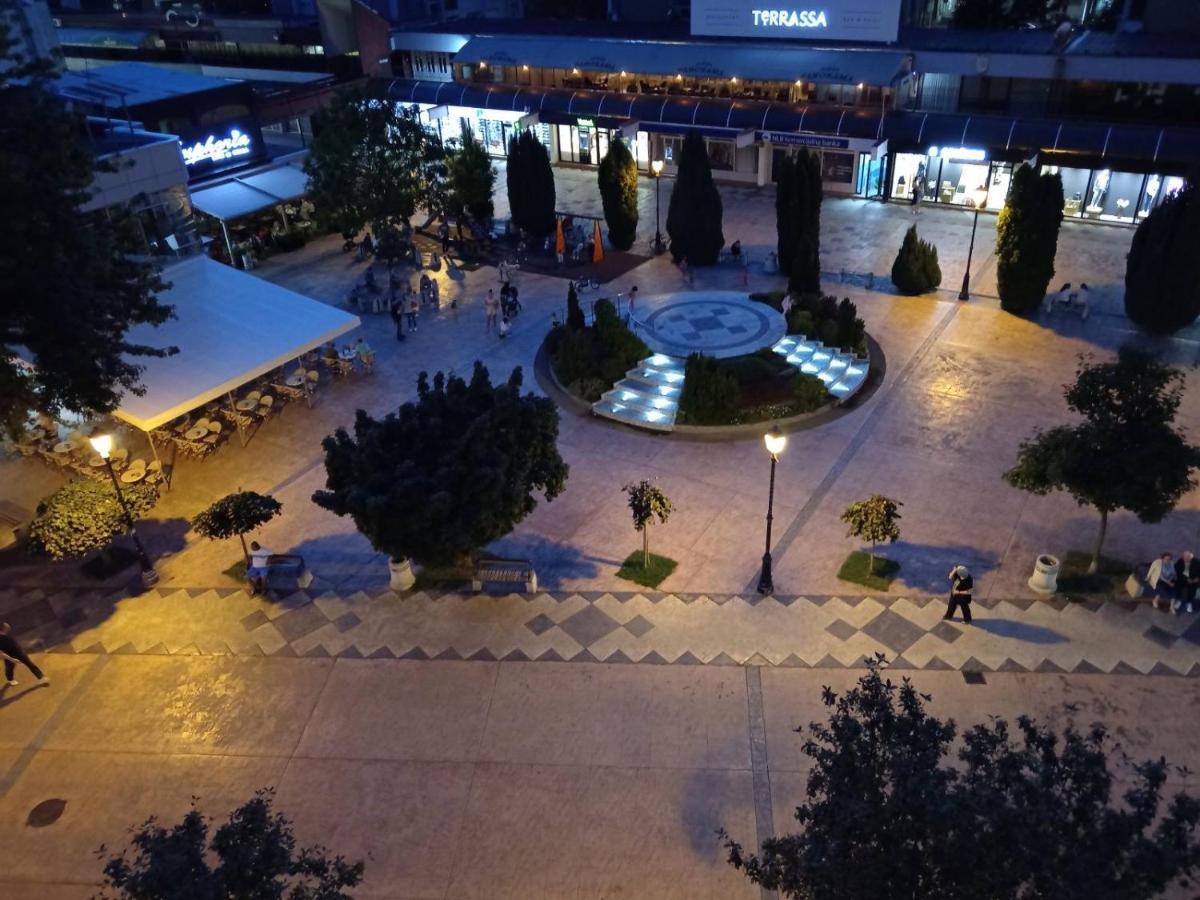Red Square Apartment Pirot Kültér fotó