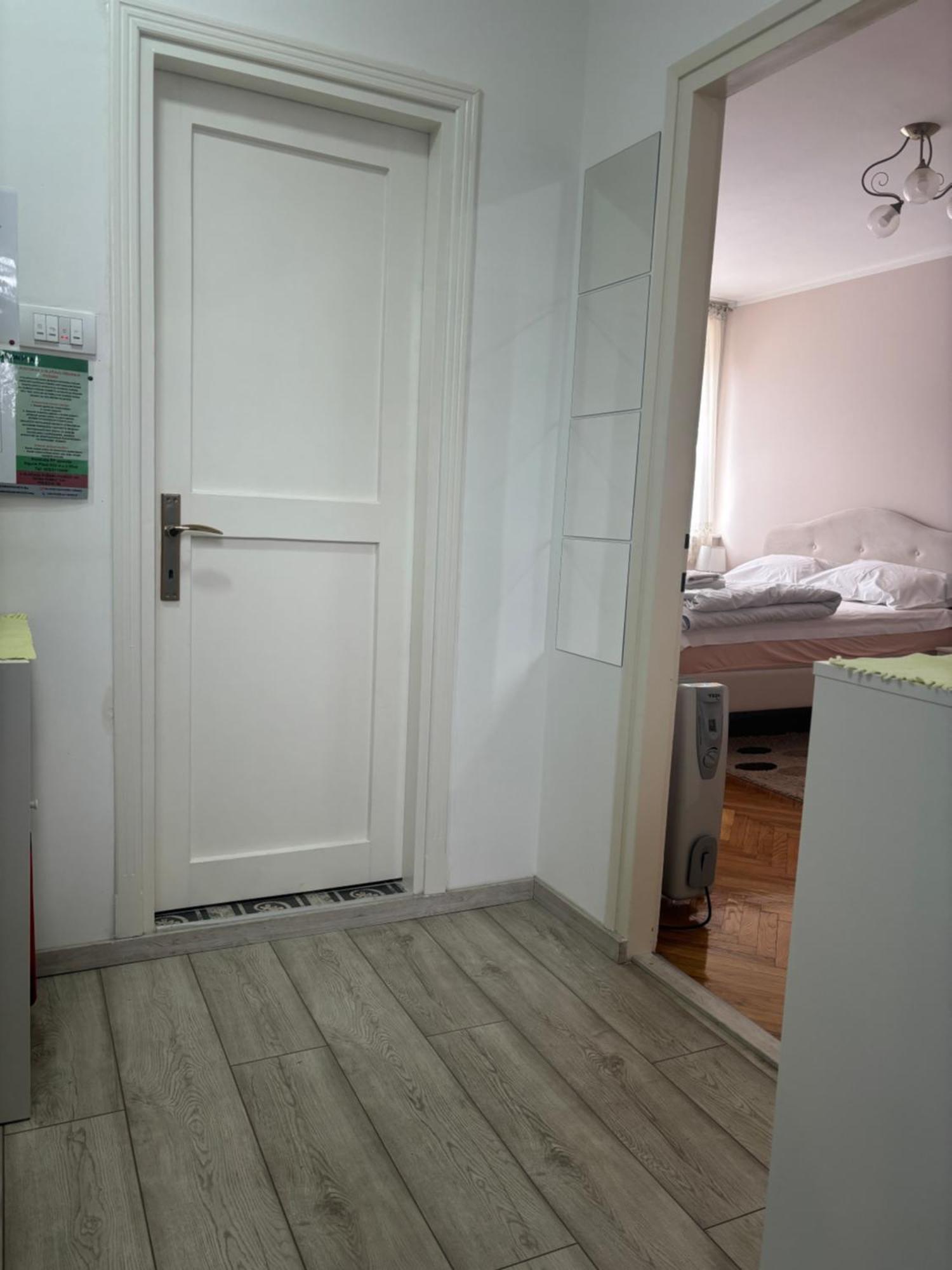 Red Square Apartment Pirot Kültér fotó
